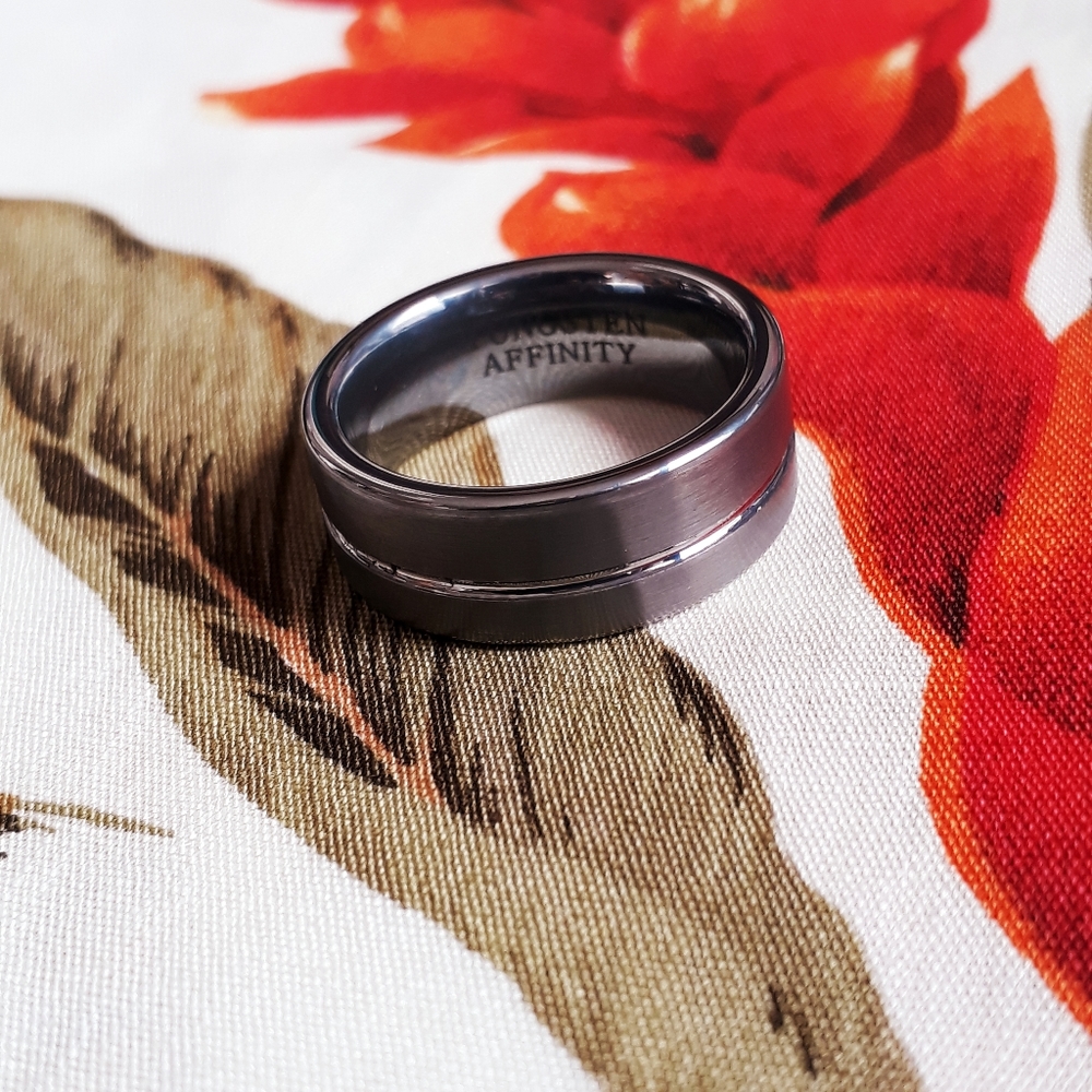 Brushed Tungsten Band Offset Channel